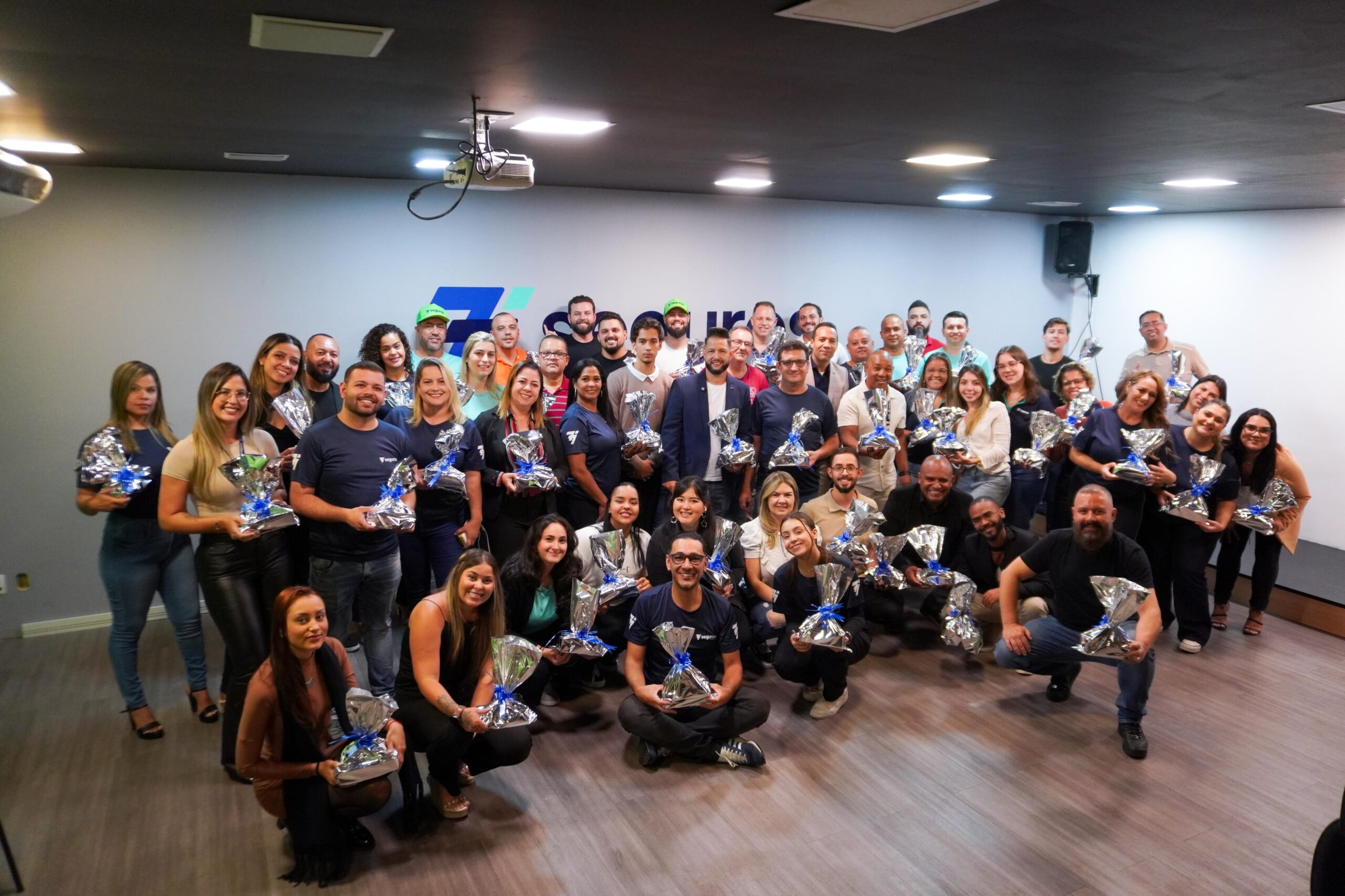 77 Seguros supera vendas de 2023 e 2024 e projeta revolução no setor