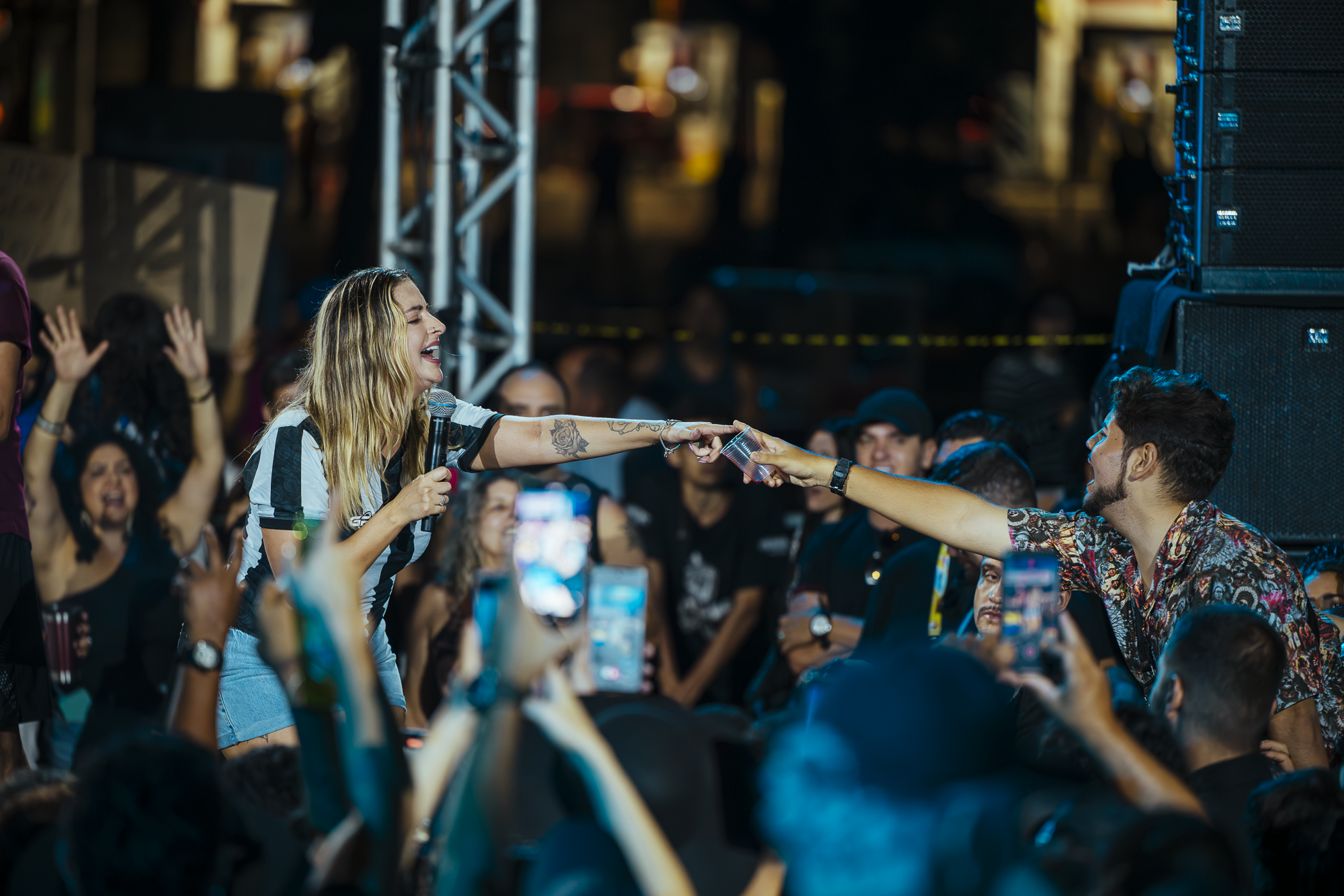 Jú Márques lança álbum “Sereste Internacional” nas plataformas digitais