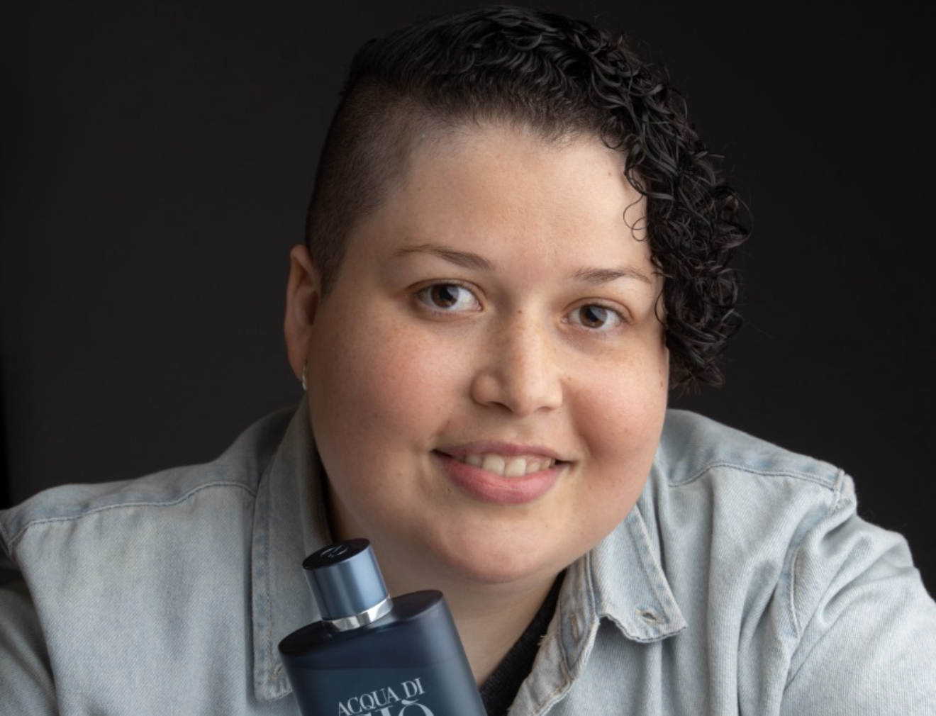 A Influenciadora e Especialista em Perfumes Bruna Santos Conta a sua Trajetória na Perfumaria