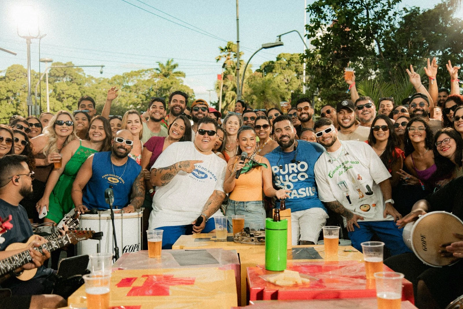 A espera acabou: Menos é Mais e Simone Mendes lançam “P do Pecado” em grande estilo