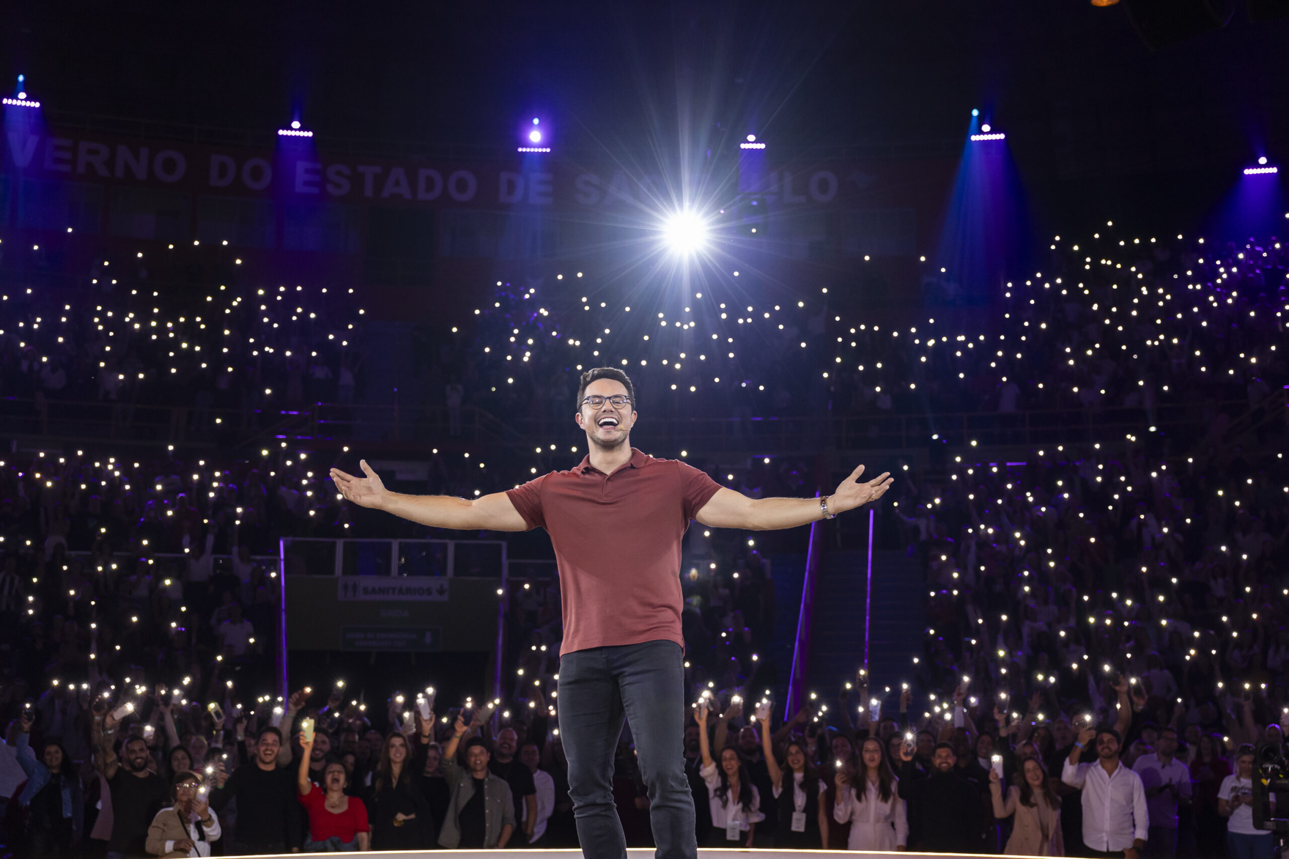 Com estreia emocionante, Deive Leonardo transforma as manhãs do SBT com o “Bom Dia Esperança”