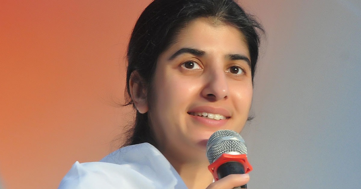 Líder internacional, palestrante indiana BK Shivani vem ao Brasil para tour nacional em maio de 2025