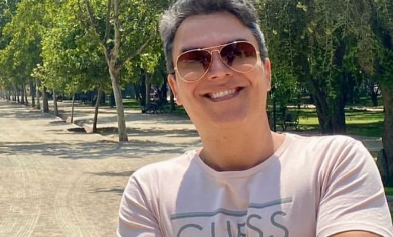 Vic Landim é o novo colunista do portal Tô Na Fama do IG e estreia quadros nos programas Tô Na Fama! da RedeTV! e no Tô No SBT