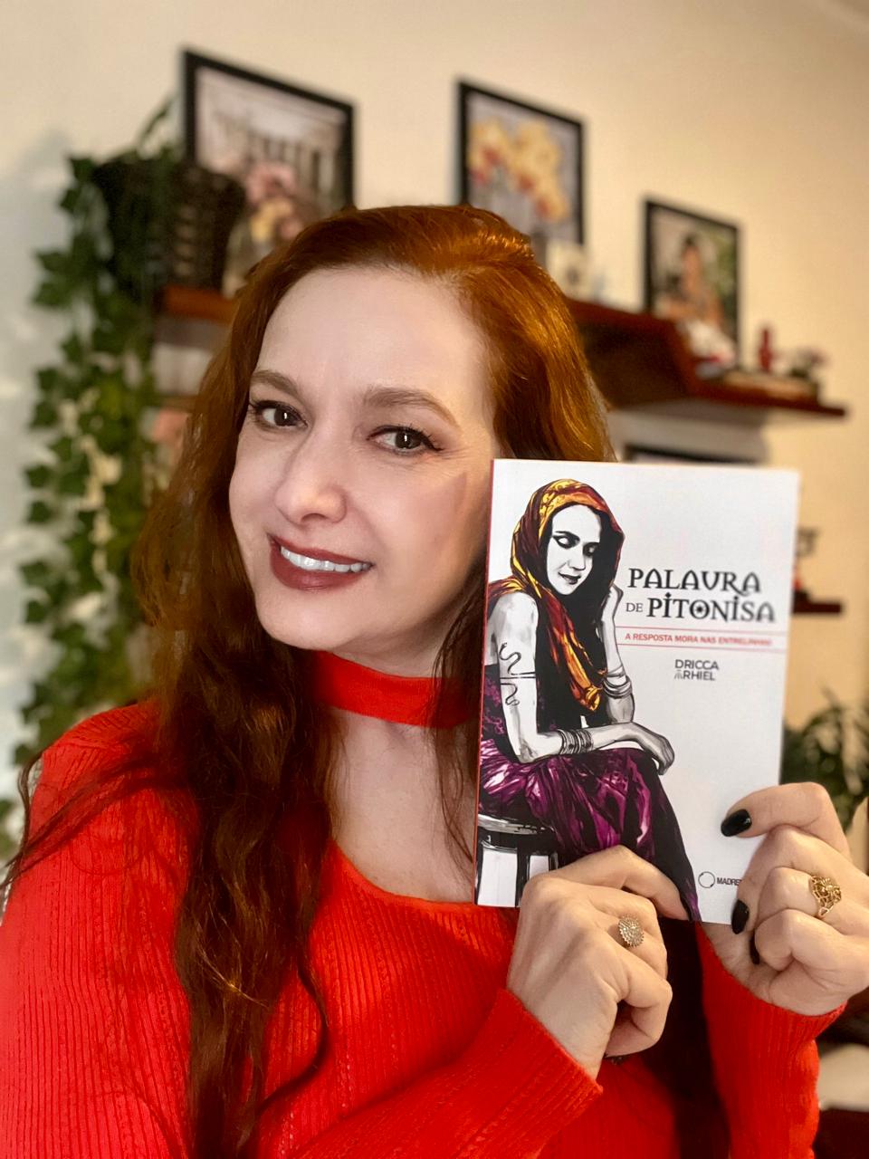 Dricca Rhiel: a fada do Brasil lança seu livro Guru “Palavra de pitonisa”