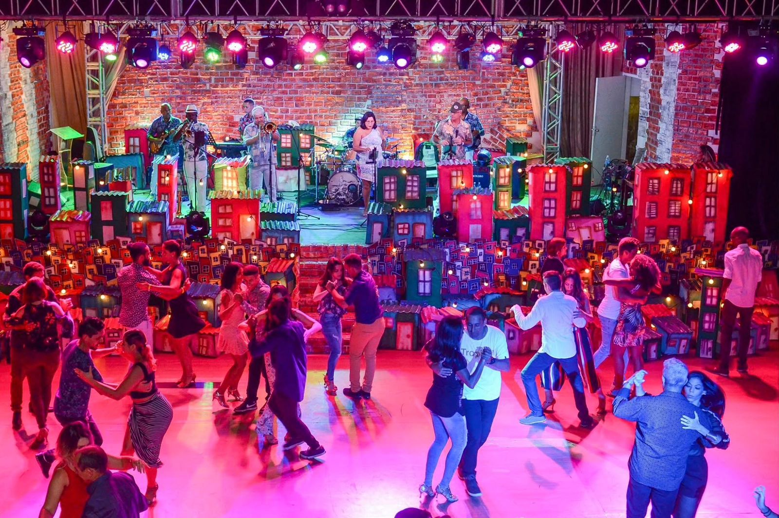 Gafieira Brasil 2025 se despede com celebração da cultura e da dança de salão