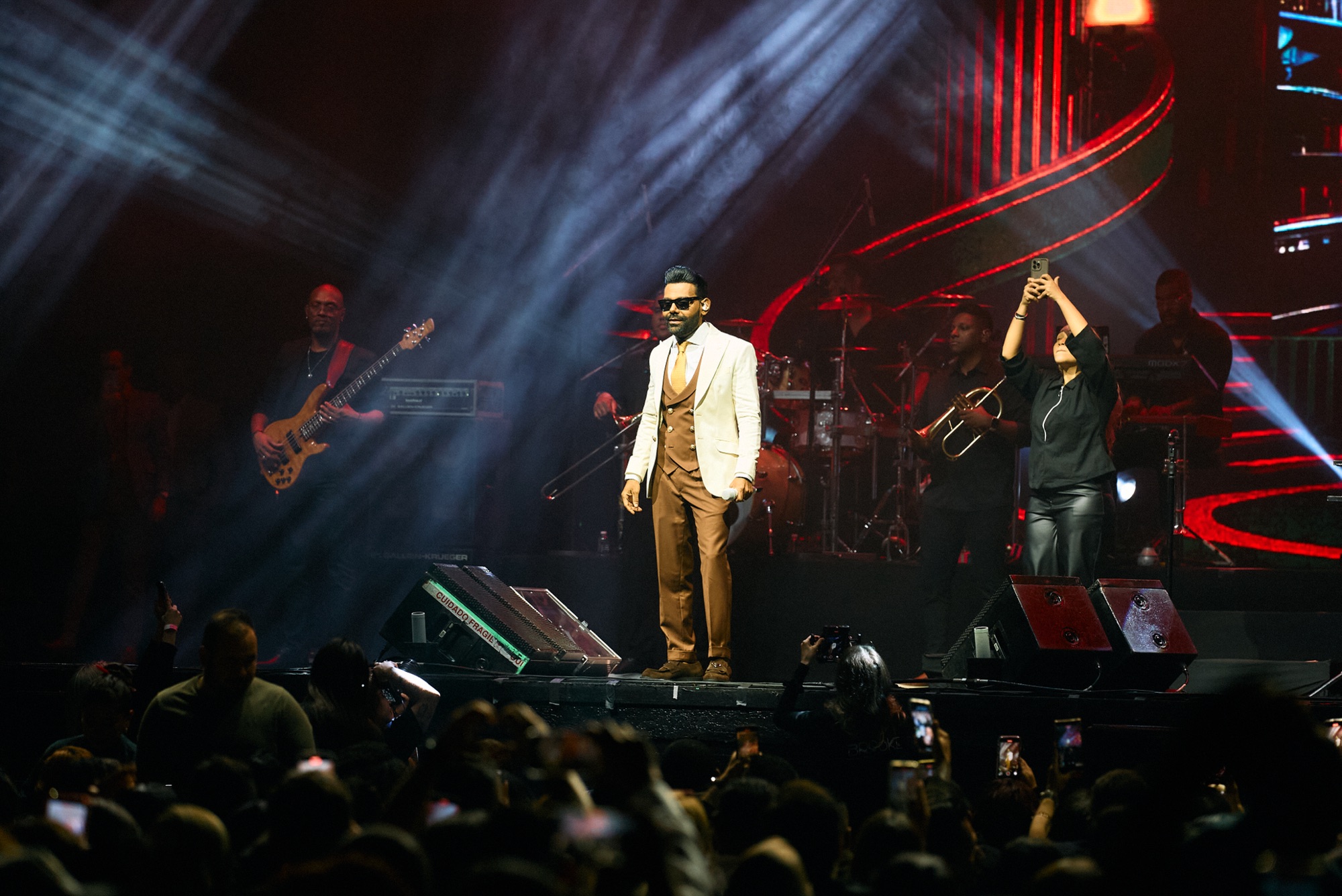 Pablo estreia no Espaço Unimed com show emocionante e repleto de surpresas