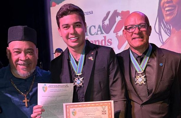 Wilker Manoel Soares é condecorado com a Medalha Gran Cavaleiro da ONU e se torna Embaixador da Paz