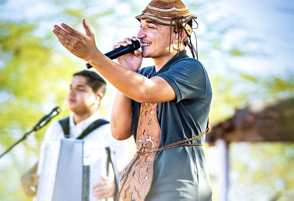 João Gomes grava DVD aberto ao público nos Arcos da Lapa, no Rio de Janeiro
