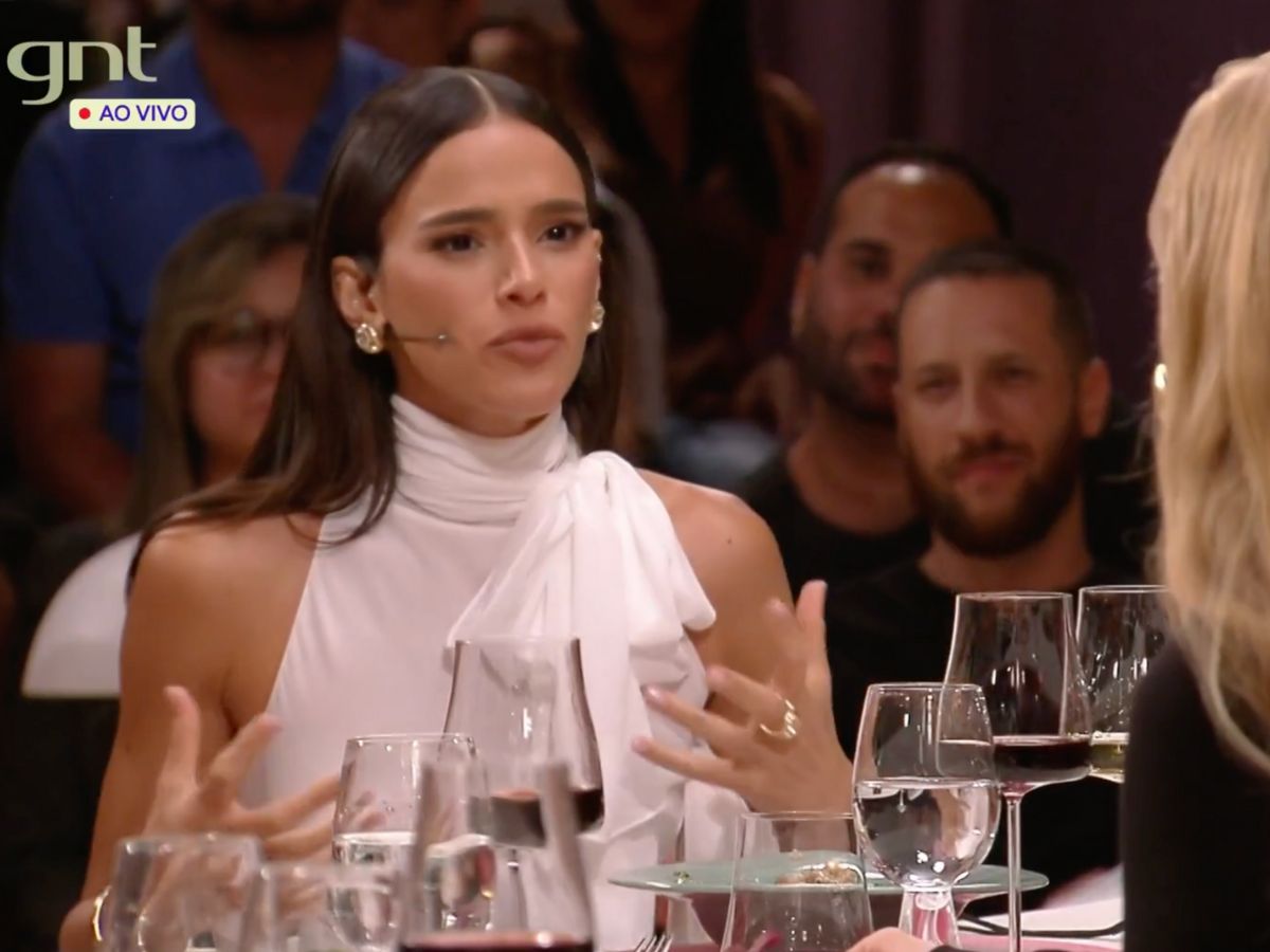 Bruna Marquezine expõe pressão da indústria e diz ter vivido “pré-crise existencial” antes dos 30
