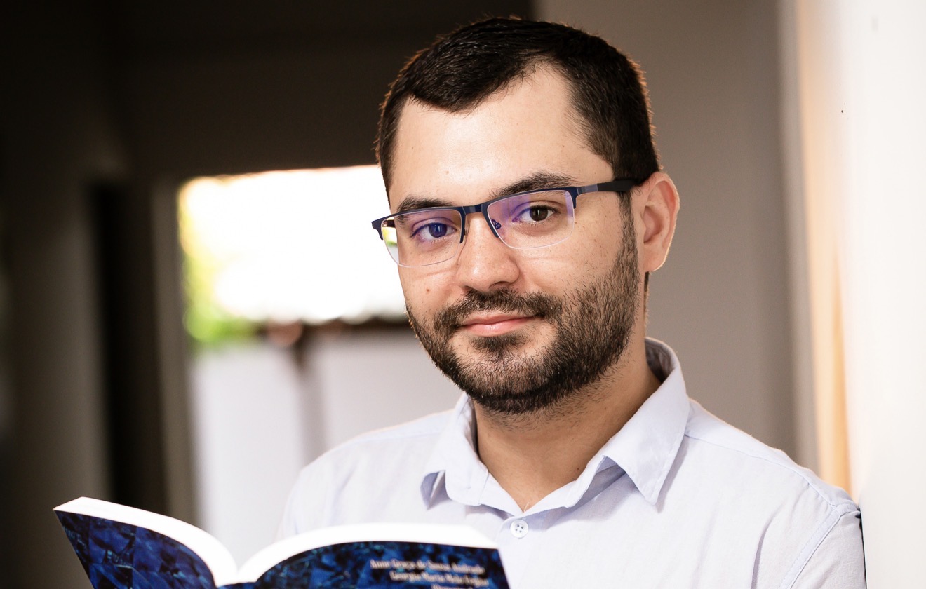 Microtraições no mundo digital: análise do psicólogo Renan Santana sobre os novos limites da fidelidade