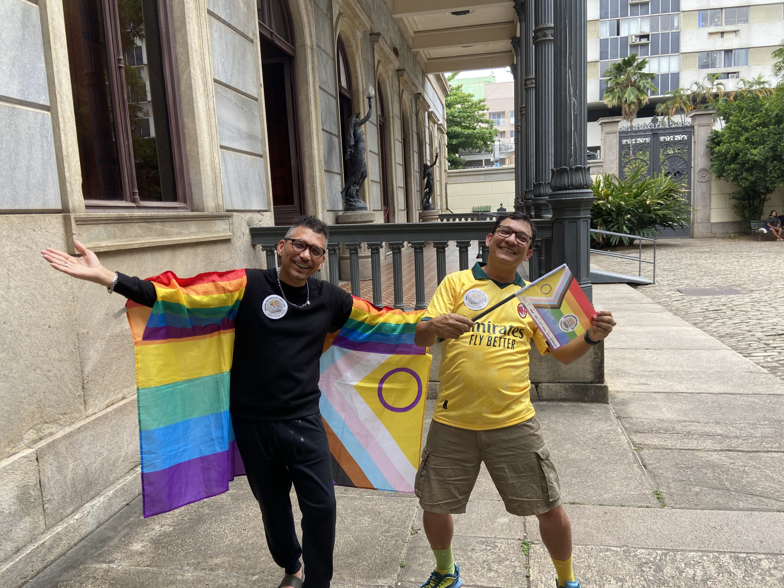 Parada LGBTQIAP+ do Rio celebra 30 anos com festa histórica em Copacabana