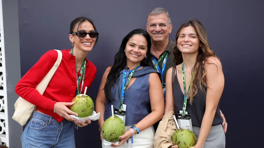 Bruna Marquezine surge com a família no GP do Brasil e encanta fãs com momentos de descontração