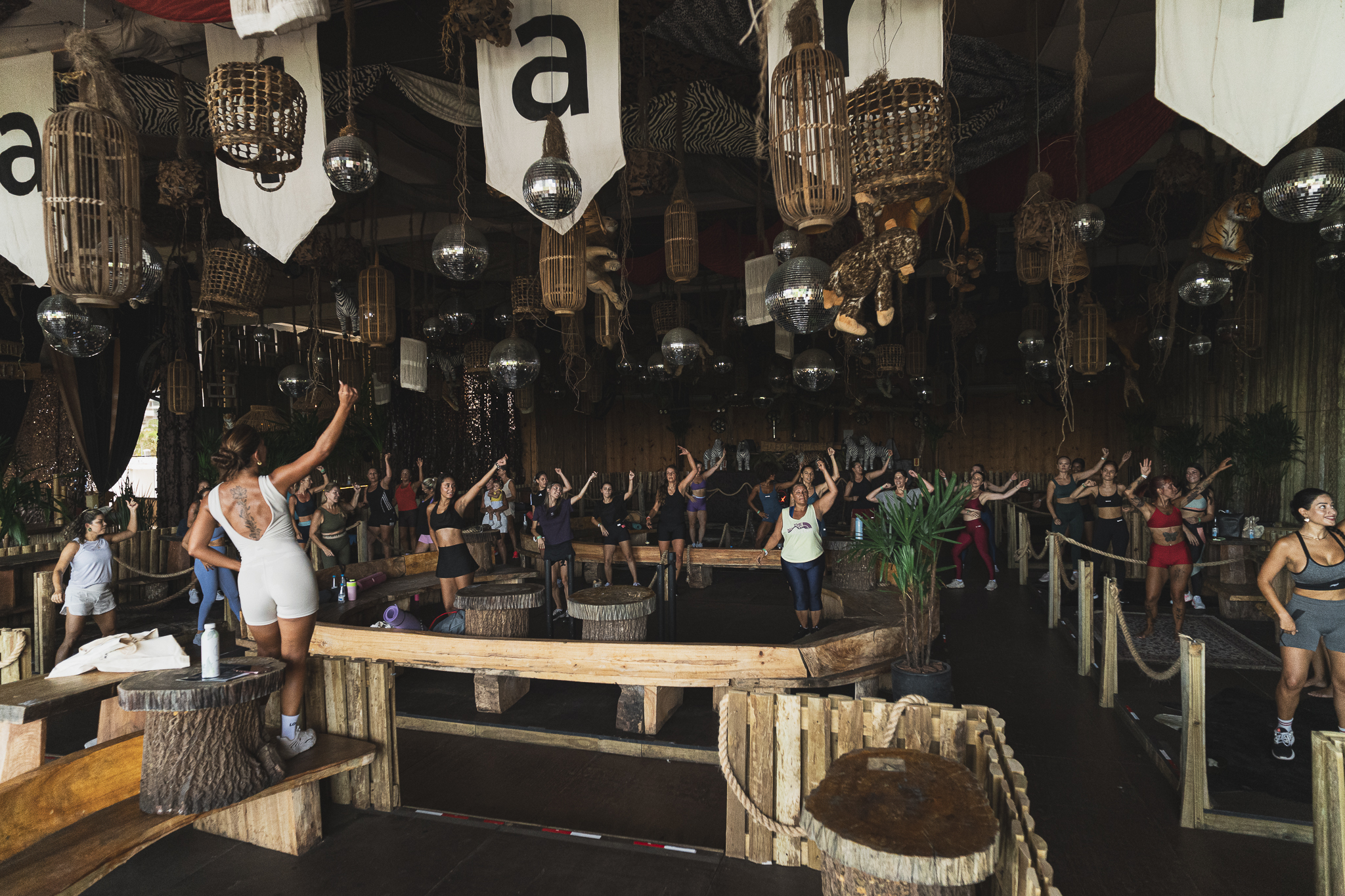 Safari Beach Jurerê eleva o Carnaval 2026 com experiência que une wellness, alta gastronomia e música eletrônica internacional