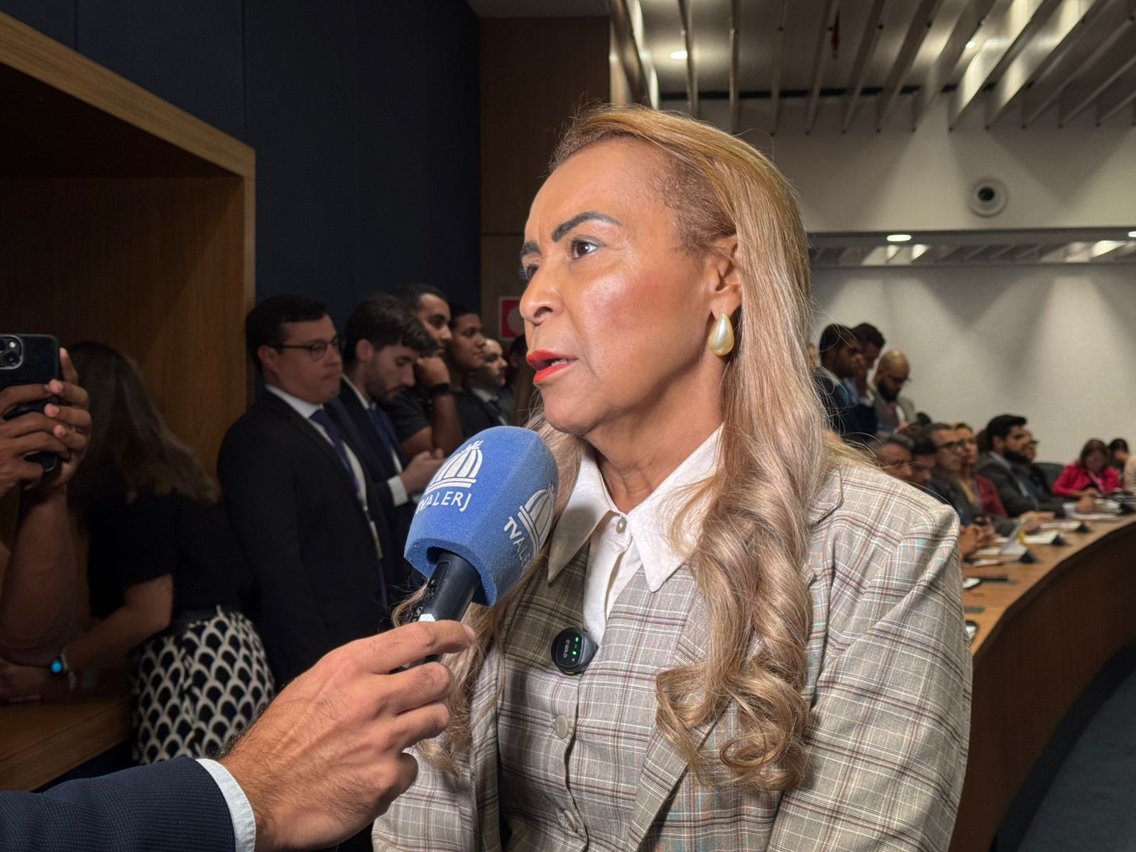 ALERJ aprova projeto que fixa multa de até R$ 500 mil para agressores de mulheres